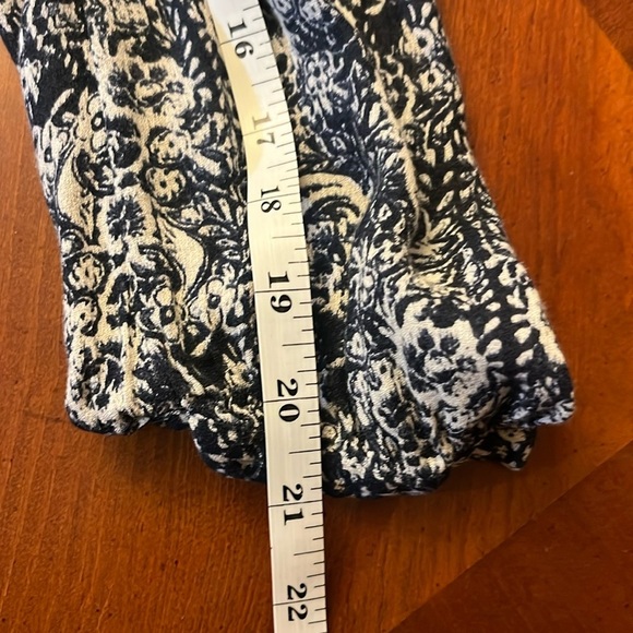 Lucky Brand Women’s V Neck Blouse Long Sleeve Navy Boho Large - Picture 6 of 7